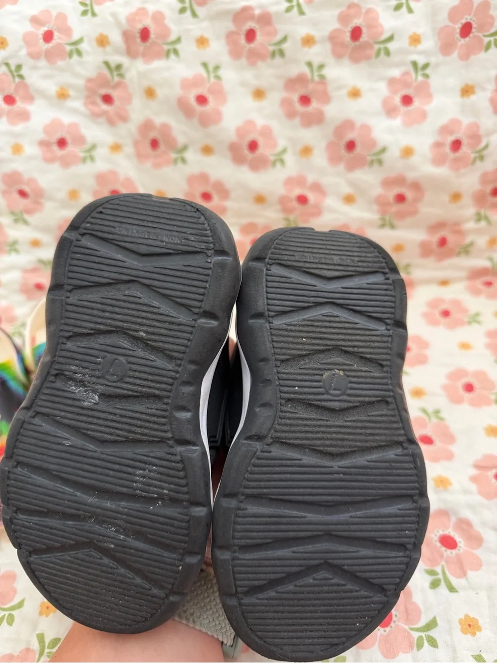 Size 7c - set (crocs and tennis shoes)